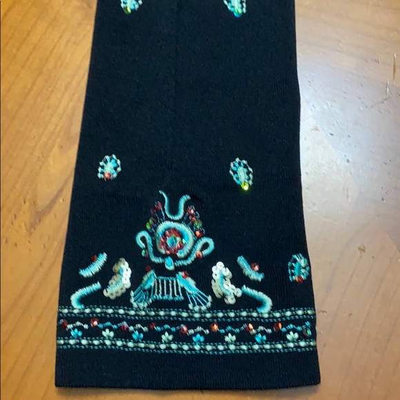 Gorgeous black embroidered top - Picture 3 of 8